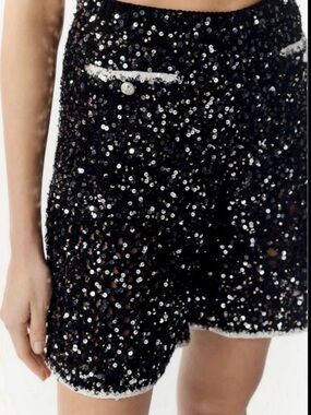 CHANNEL BLACK SEQUIN HIGH-WAIS SHORTS EU SIZE 36 US S/M NWT 
100% AUTHENTIC